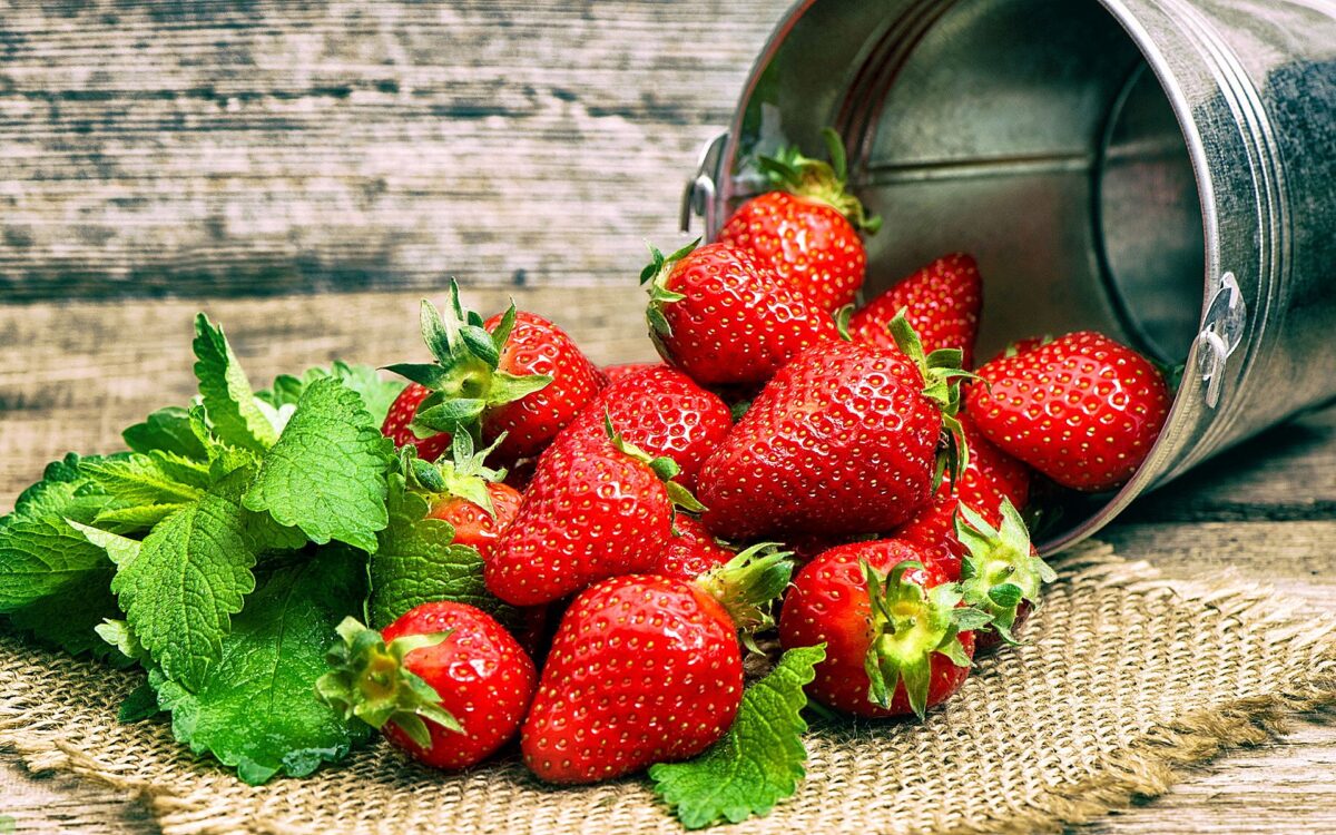 Read more about the article Cine nu ar trebui să mănânce căpșuni proaspete?