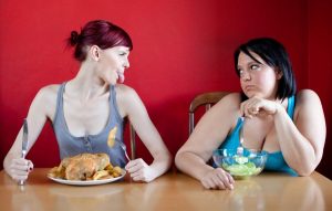 Read more about the article De ce nu ar trebui să-i invidiezi pe cei care mănâncă și nu se îngrașă